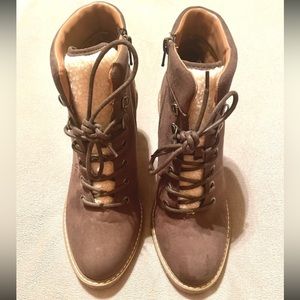 Brown ankle boots